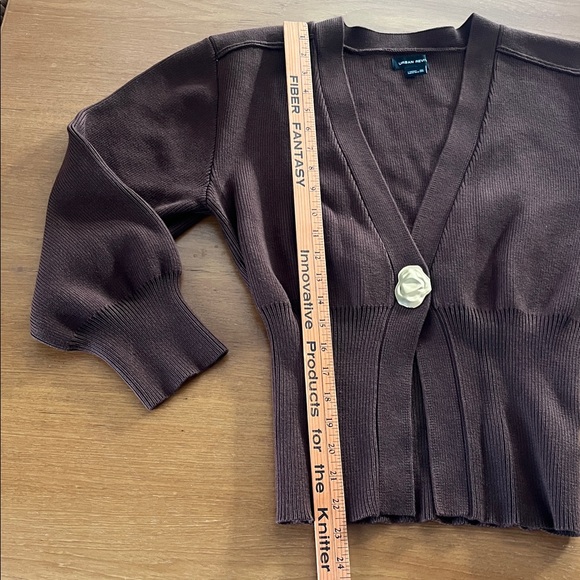 Urban Revivo V-Neck Cropped Knit Cardigan, Brown with Gold Button, Size 8 - Picture 9 of 14